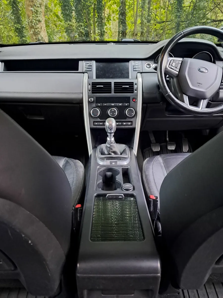 Land Rover Discovery Sport 2016 - Image 3