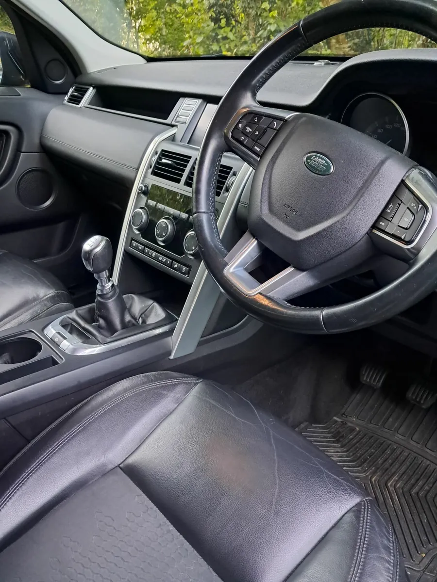 Land Rover Discovery Sport 2016 - Image 4