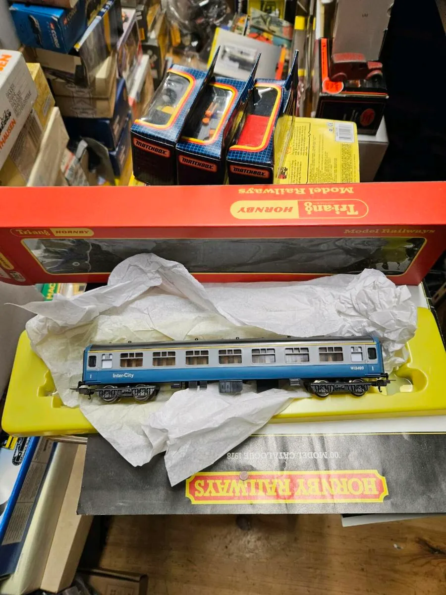 Hornby Lima HO Scale BR Carraige - Image 1
