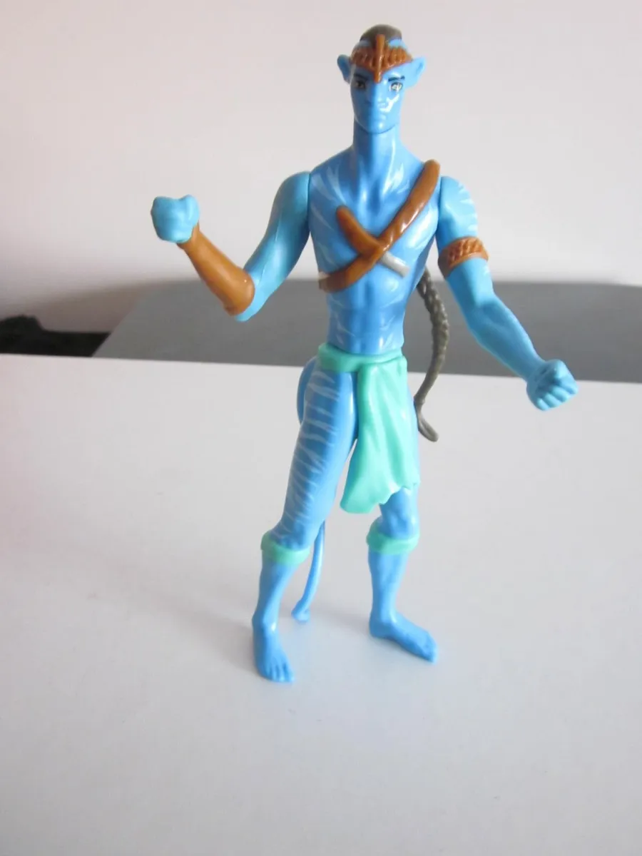 Avatar Giant Kinder surprise Egg Toy  7" - Image 1