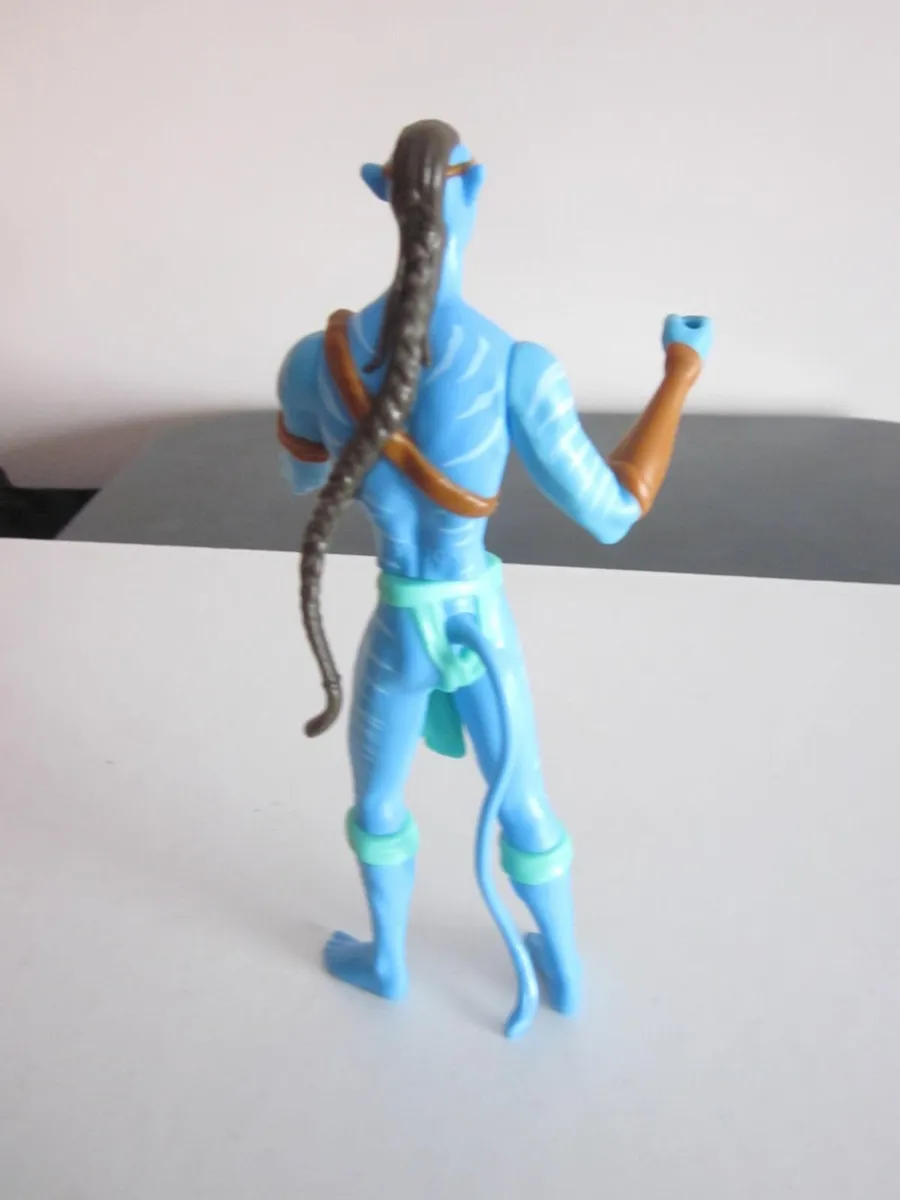 Avatar Giant Kinder surprise Egg Toy  7" - Image 3