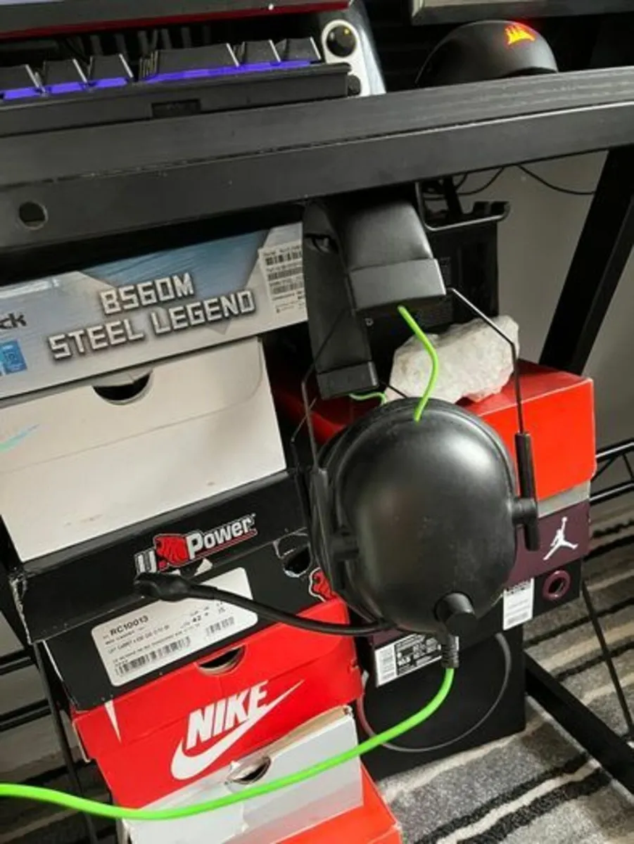pc setup including microphone kbm monitor headset - Image 4