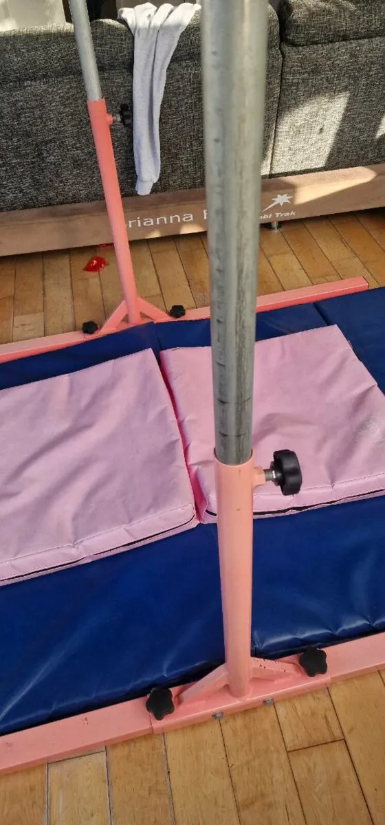 Gymnastics bars - Image 2