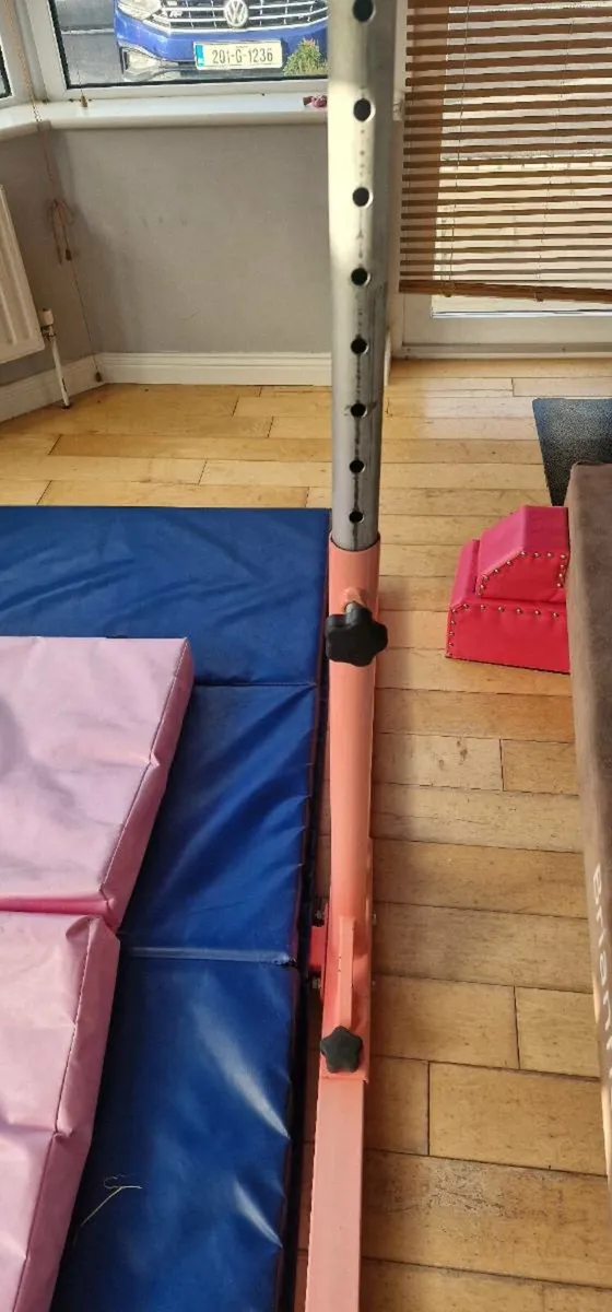 Gymnastics bars - Image 3