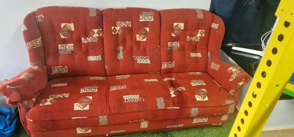 Couch /Rocking chair w foot rocker/ Pull out bed - Image 2