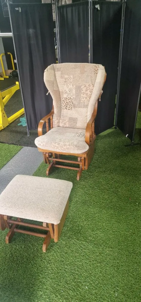 Couch /Rocking chair w foot rocker/ Pull out bed - Image 3
