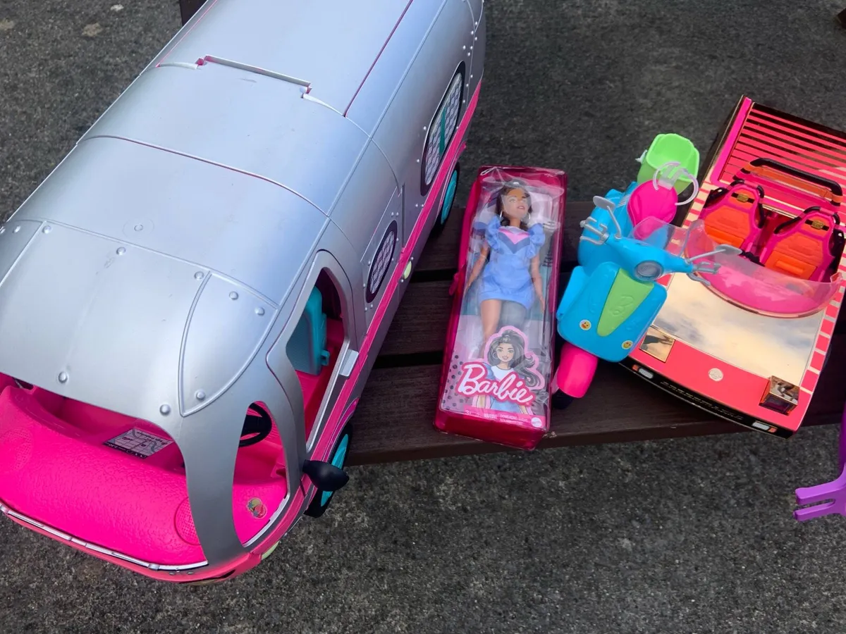 Barbie Bundle & Accessories - Image 2