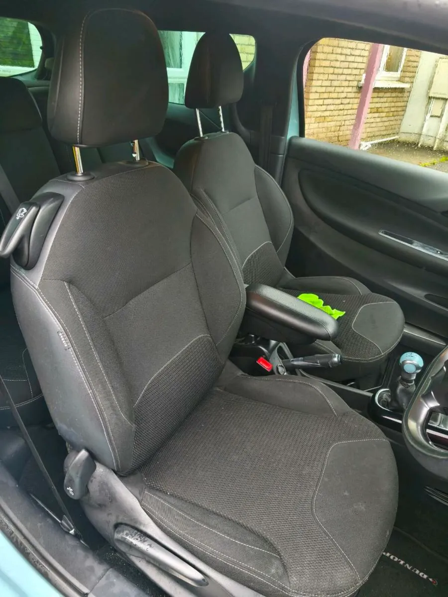 Citroen DS3 2011 1.6 diesel - Image 4