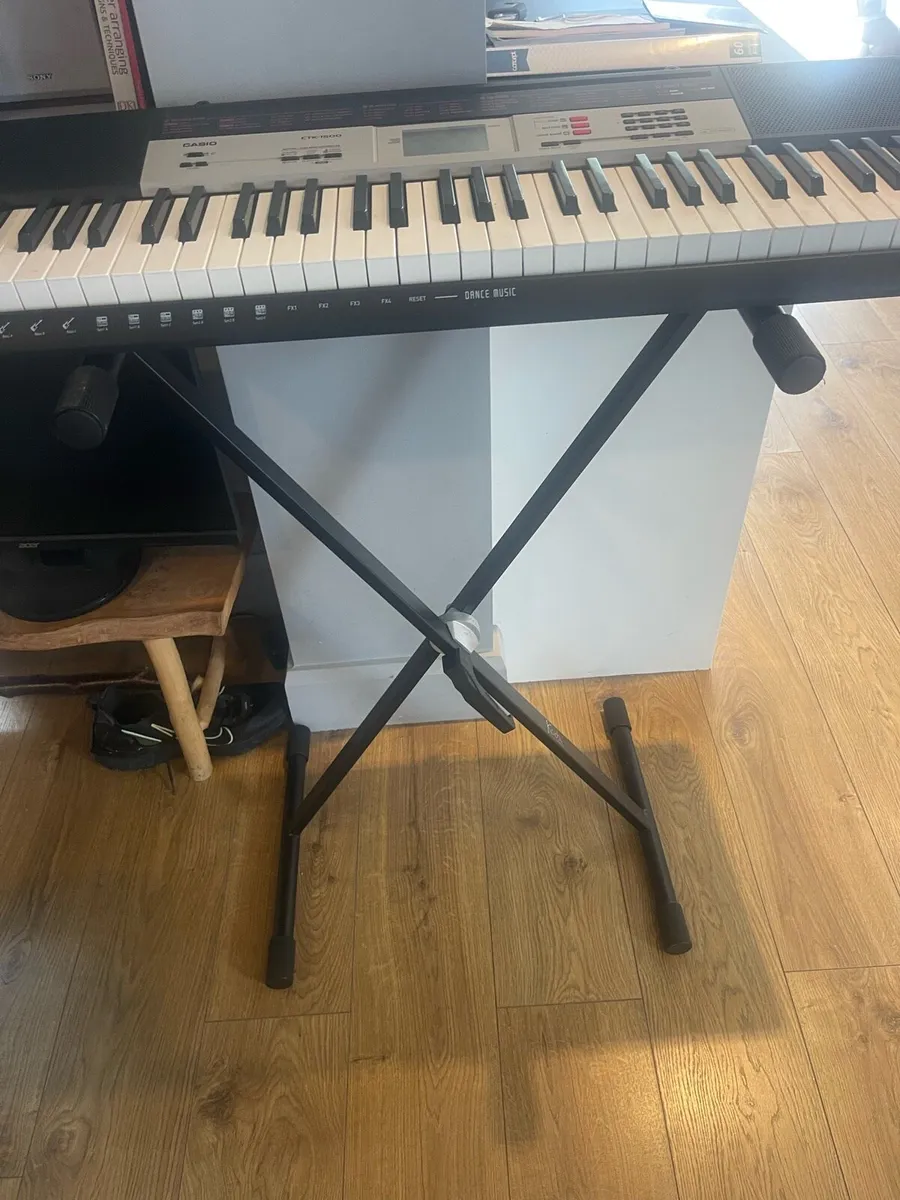 Casio CtK 1500 with stand good condition - Image 3
