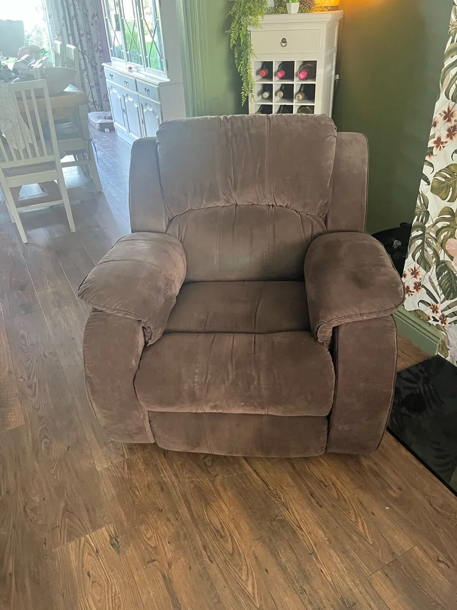 2 Reclining Arm Chairs - Image 2