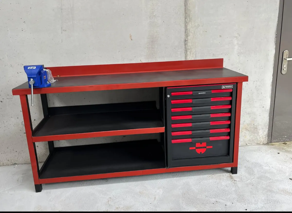 Steel work benches - Image 1