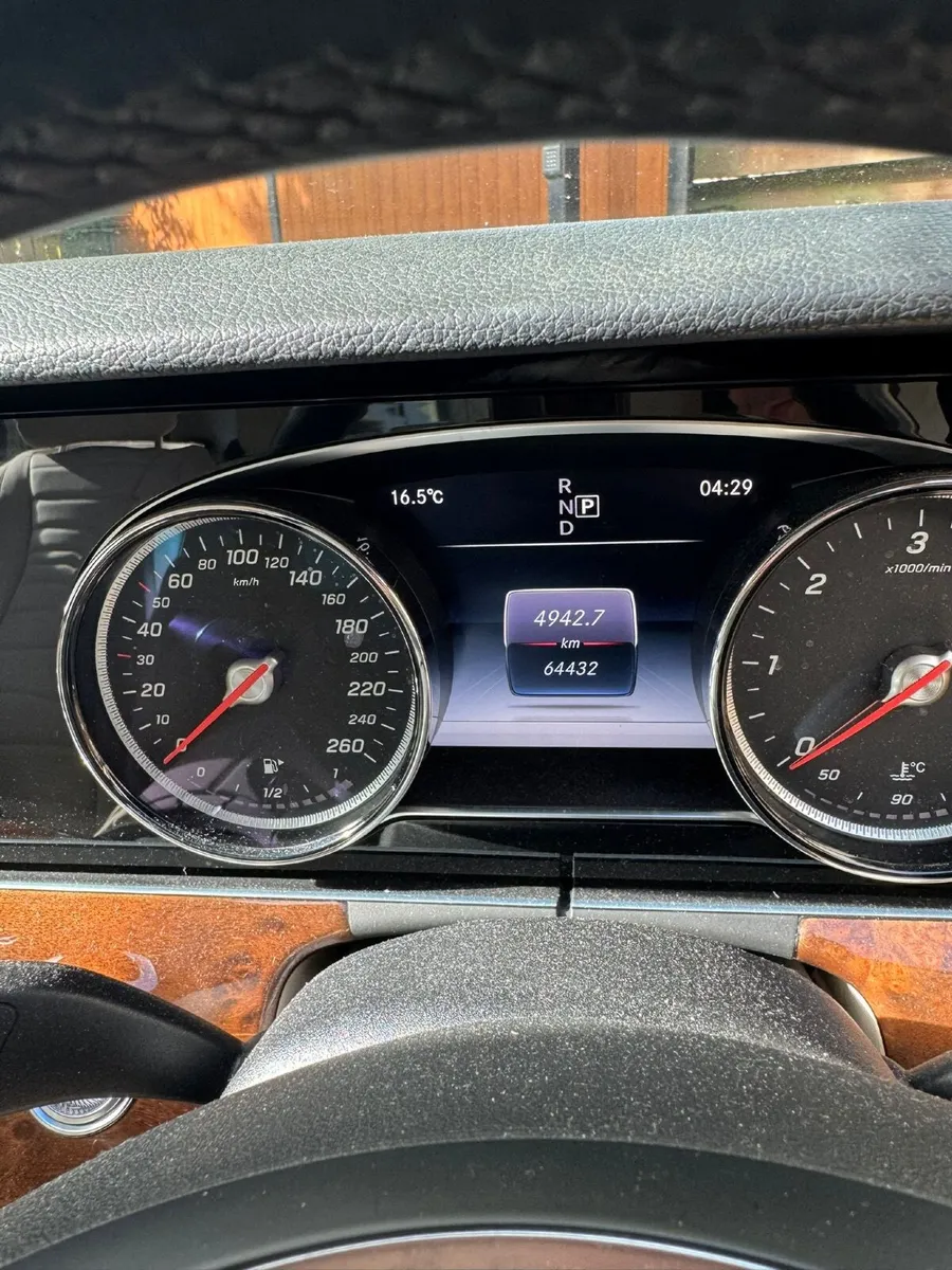Mercedes-Benz E-Class 2017 - Image 2