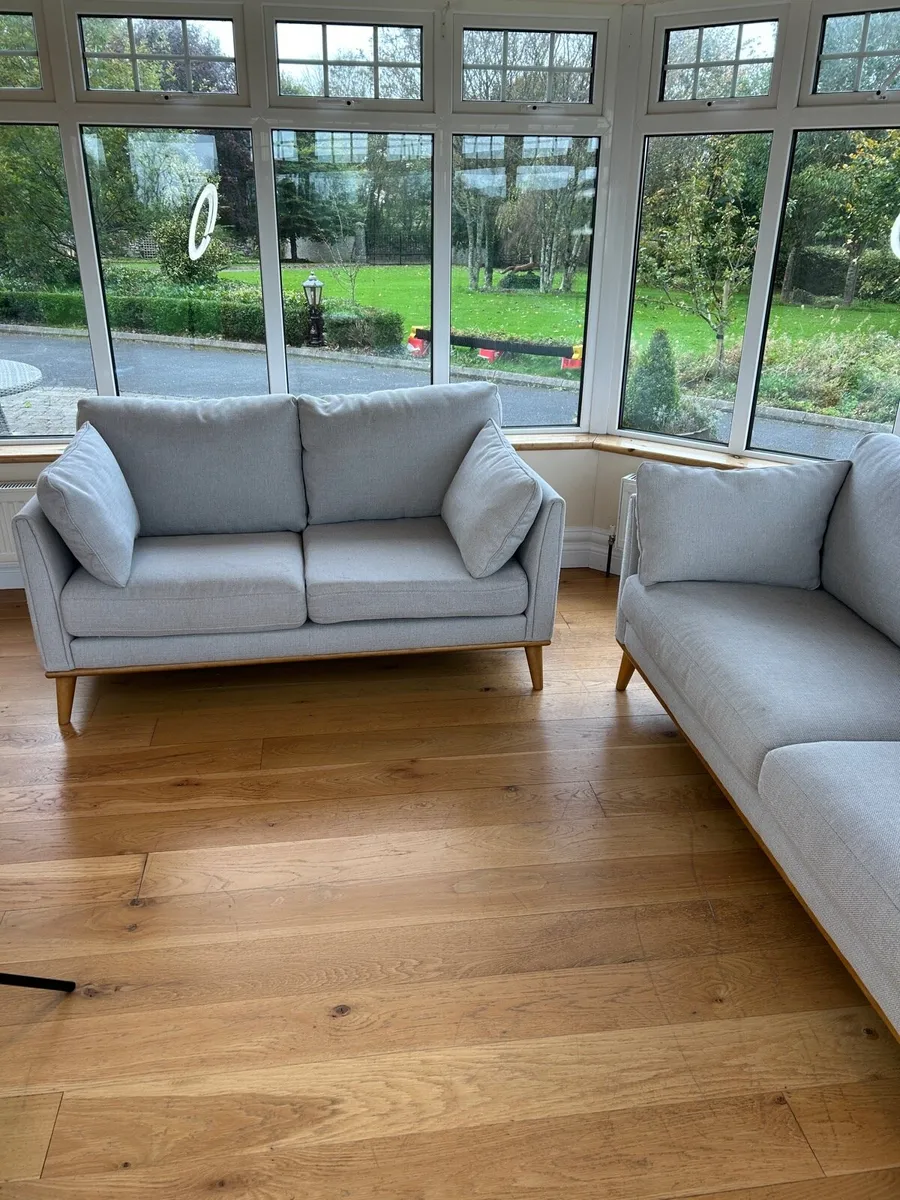 2 large comfortable sofas, nearly new €750 - Image 1
