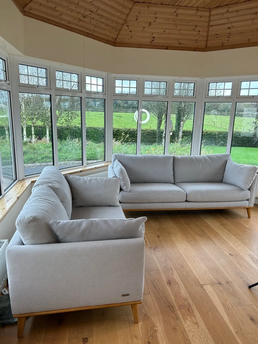 2 large comfortable sofas, nearly new €750 - Image 3