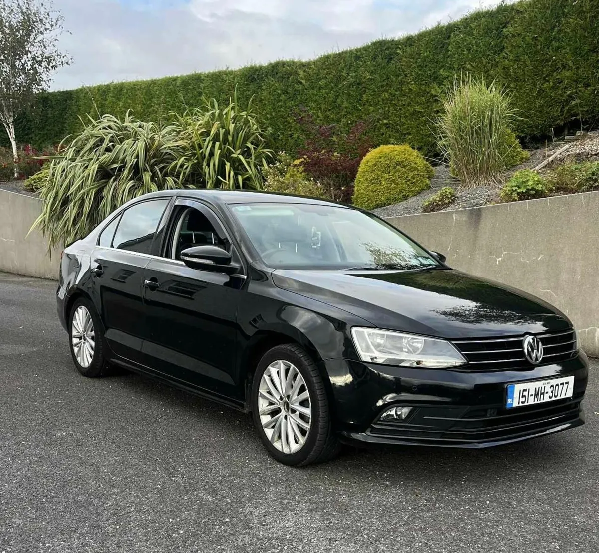 Volkswagen Jetta Highline 2.0 Diesel - Image 1