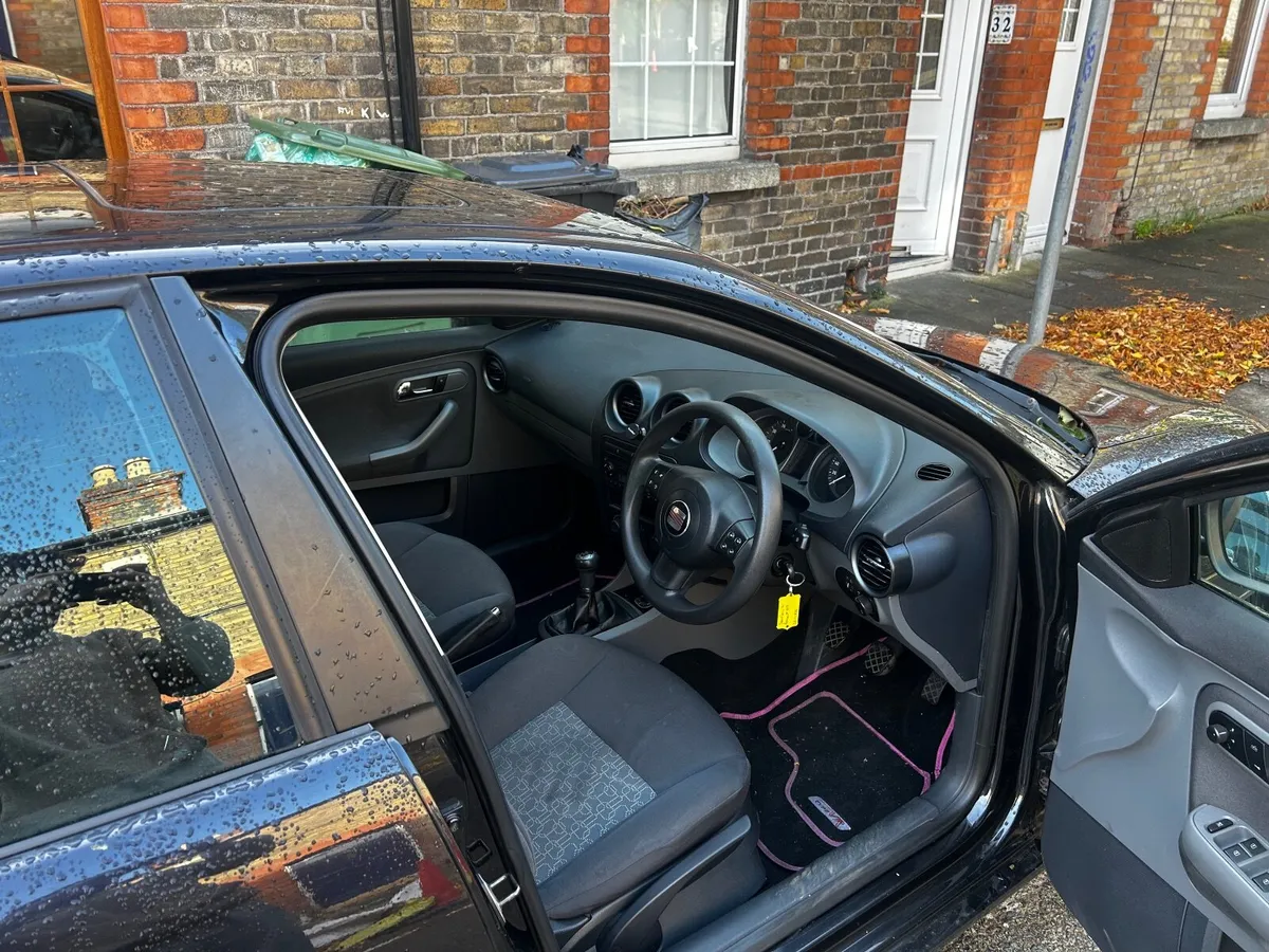 SEAT Ibiza 2008 - Image 2