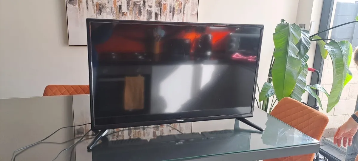 Polaroid flat screen TV TV LED 32 HD PR001 82inc s - Image 1