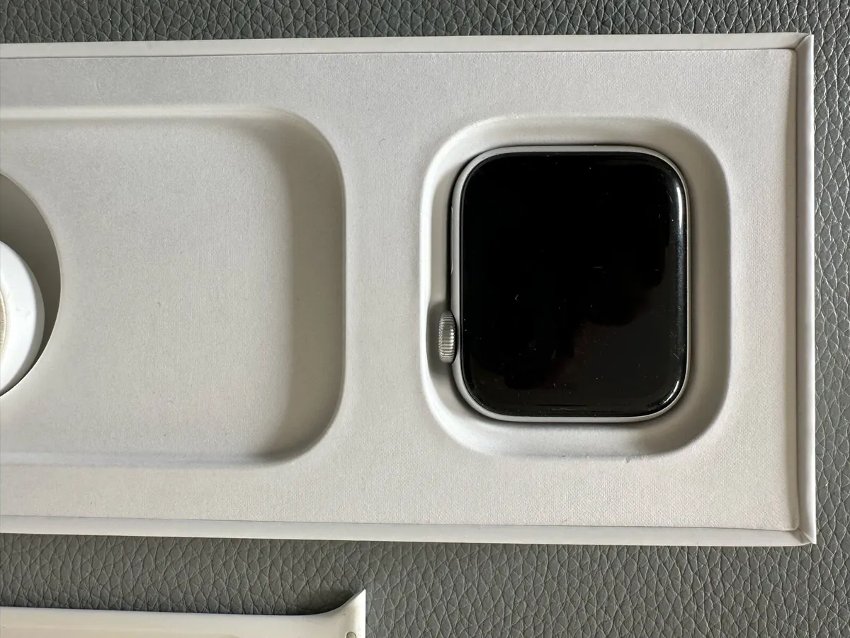 Apple Watch Series 8 SE gen - Image 2