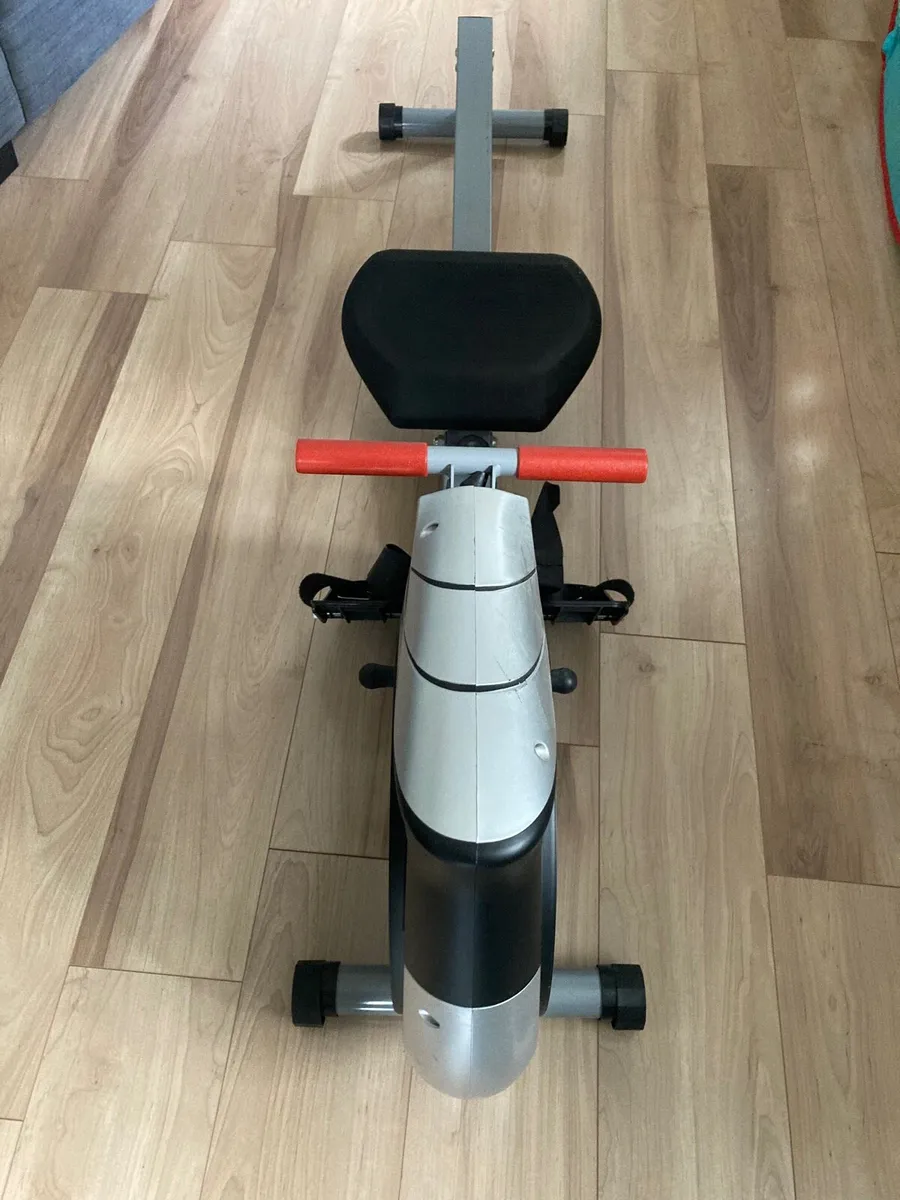 Rowing machine and stepper - Image 1