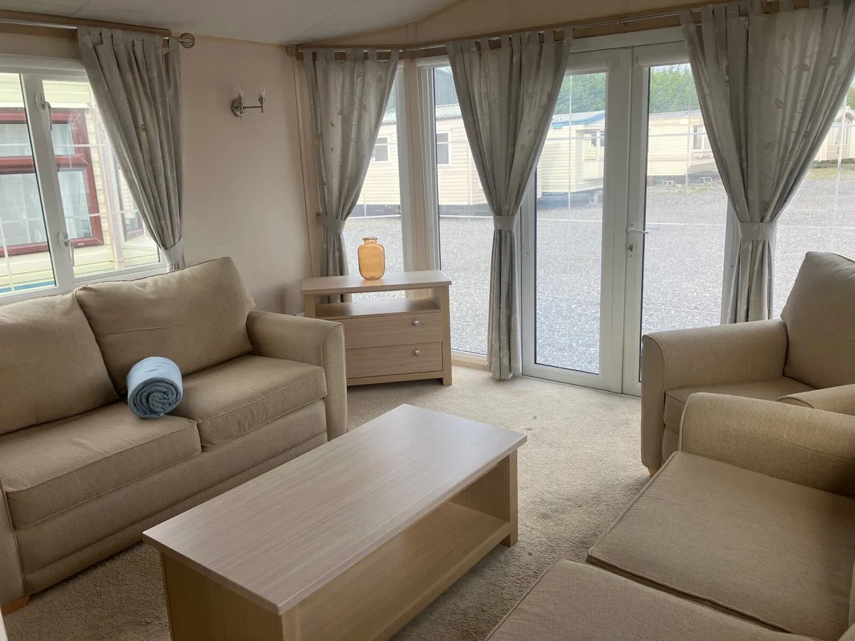 FORTY FEET OF 3 BED LUXURY WINTER PACK - Image 3