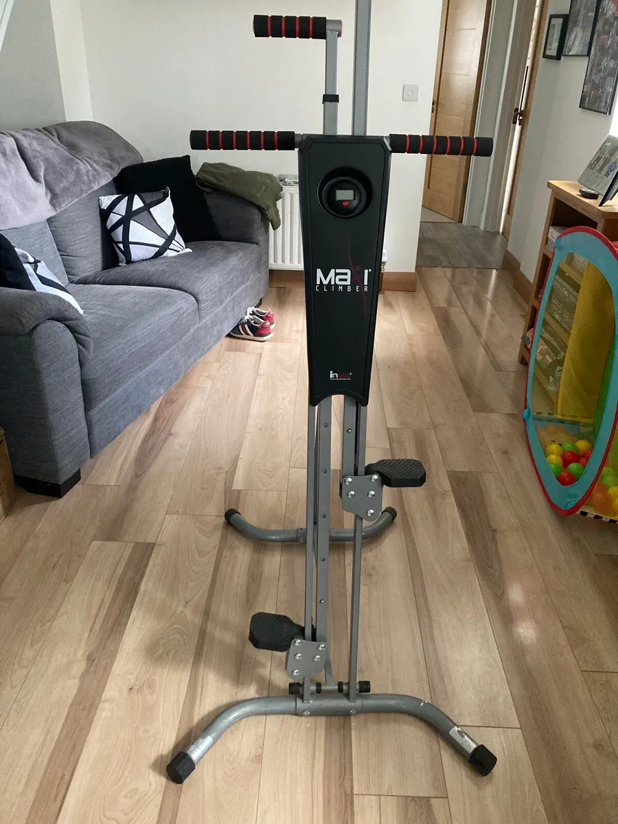 Rowing machine and stepper - Image 4