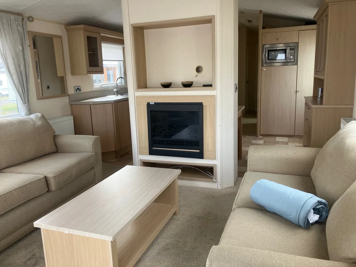 FORTY FEET OF 3 BED LUXURY WINTER PACK - Image 4
