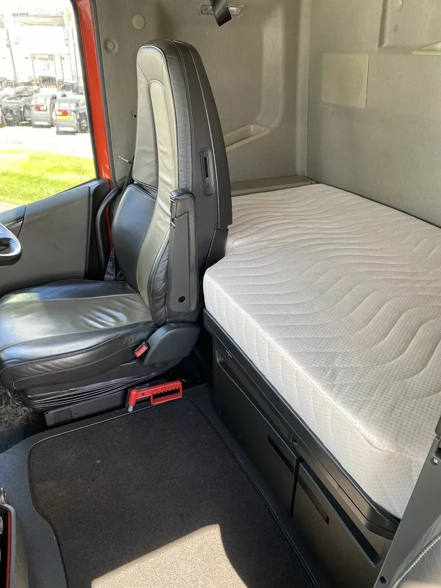 Memory Foam Mattress for Volvo FH4 / FH12 / FH16 - Image 2