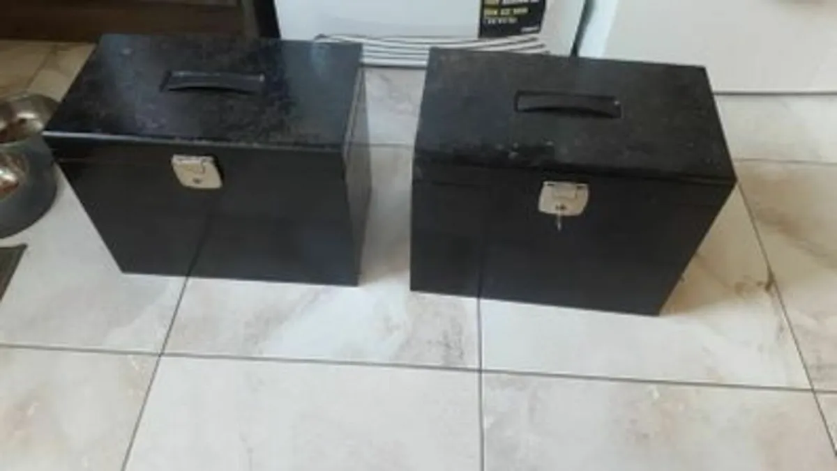 2 x A4 Metal Filing Cabinets - Image 1
