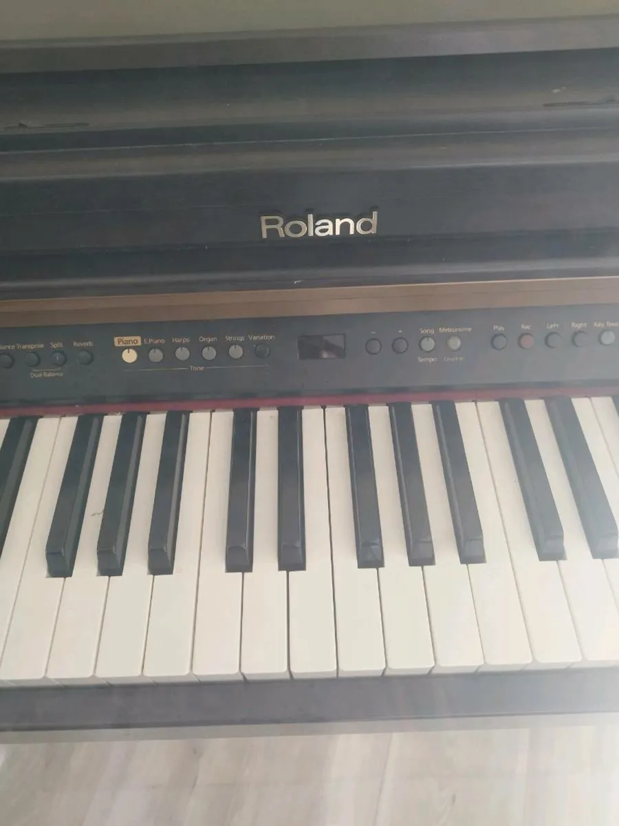 Roland electronic piano - Image 4