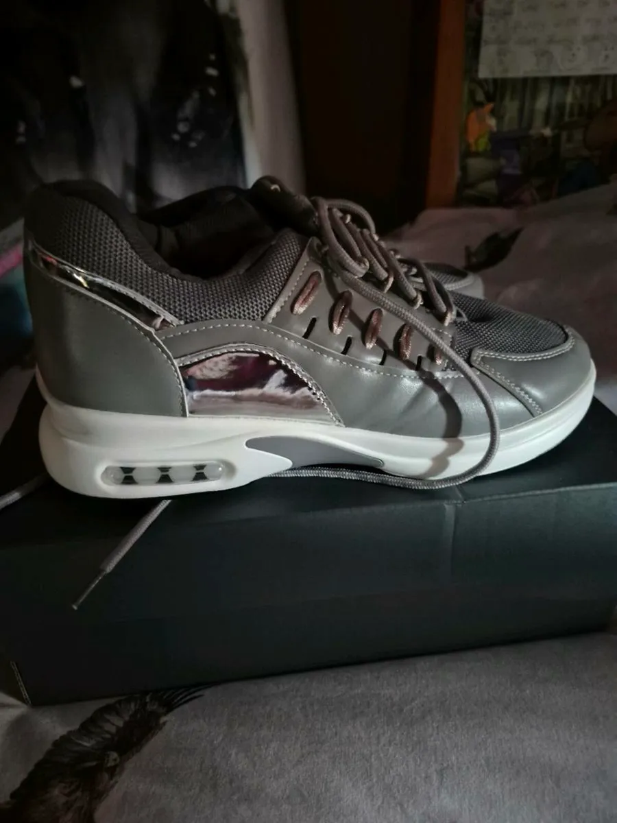 Trainers - Image 2