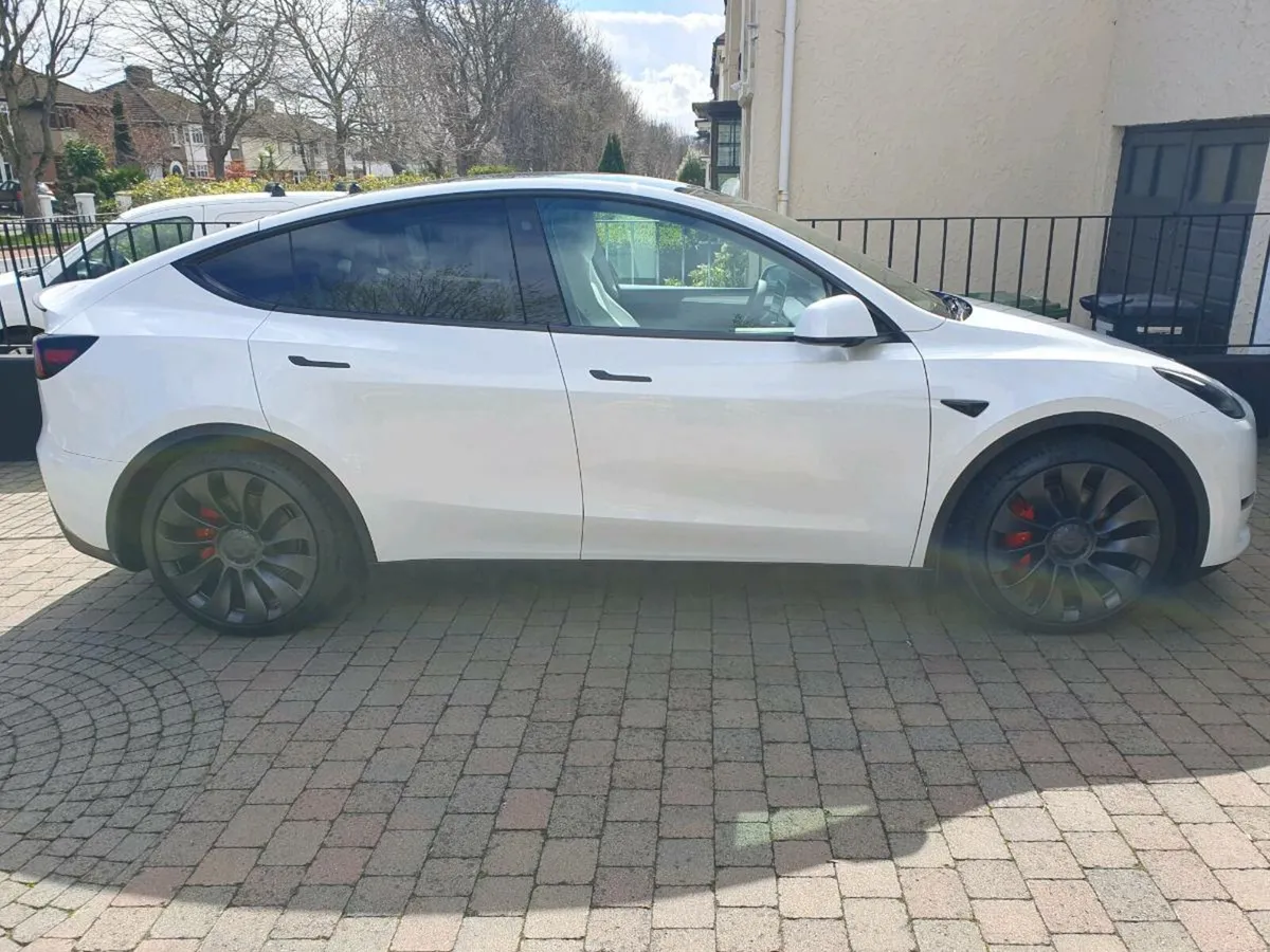 Tesla Model Y Performance AWD - Image 1