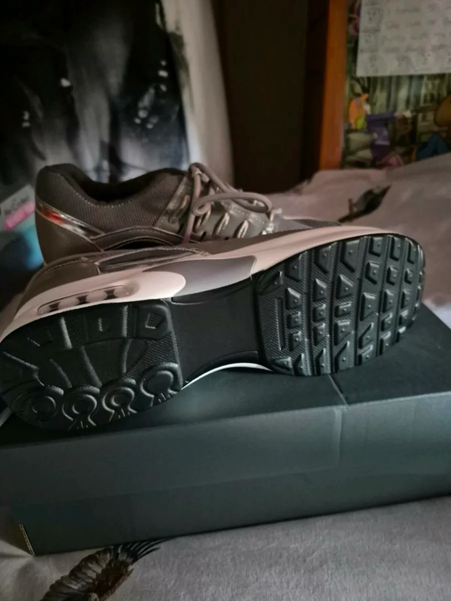 Trainers - Image 3