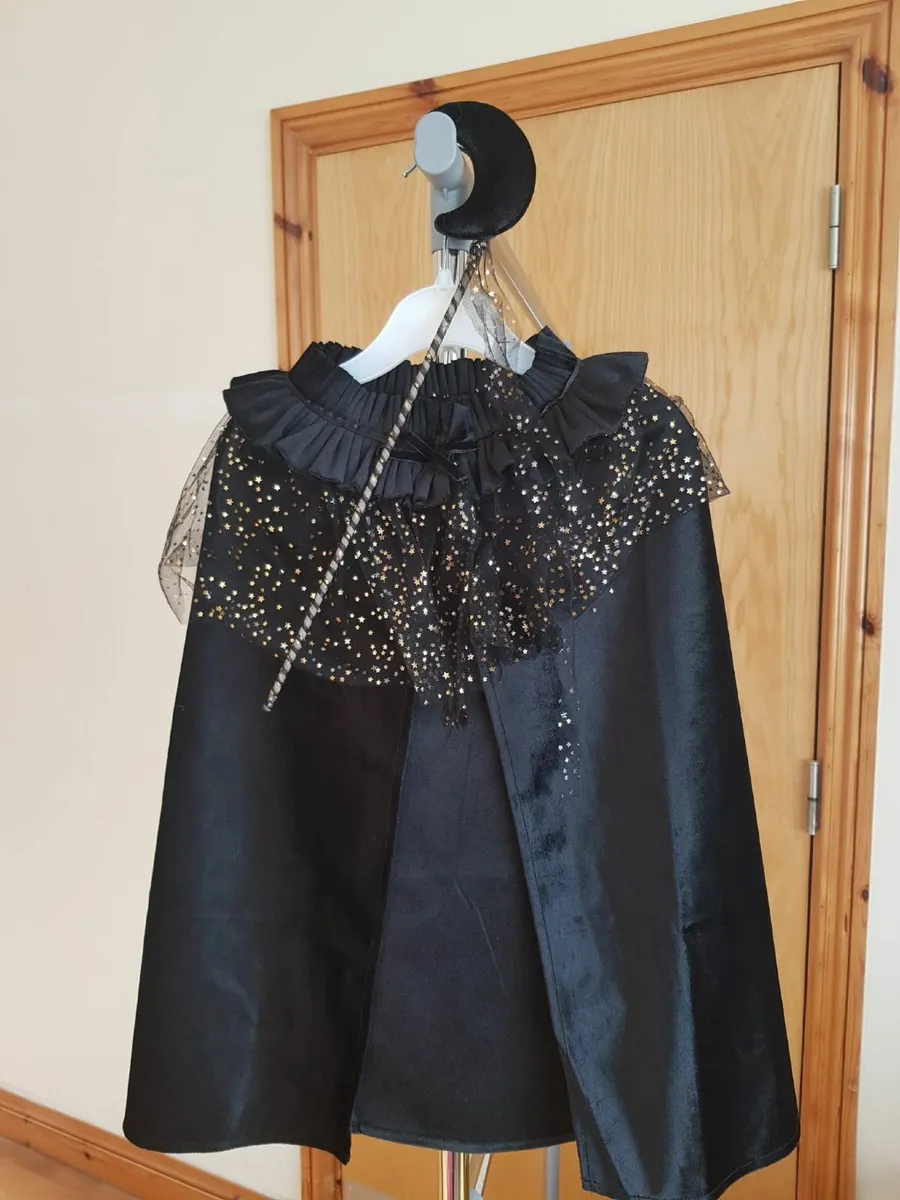 VELURE  WITCH COSTUME CAPE - Image 2