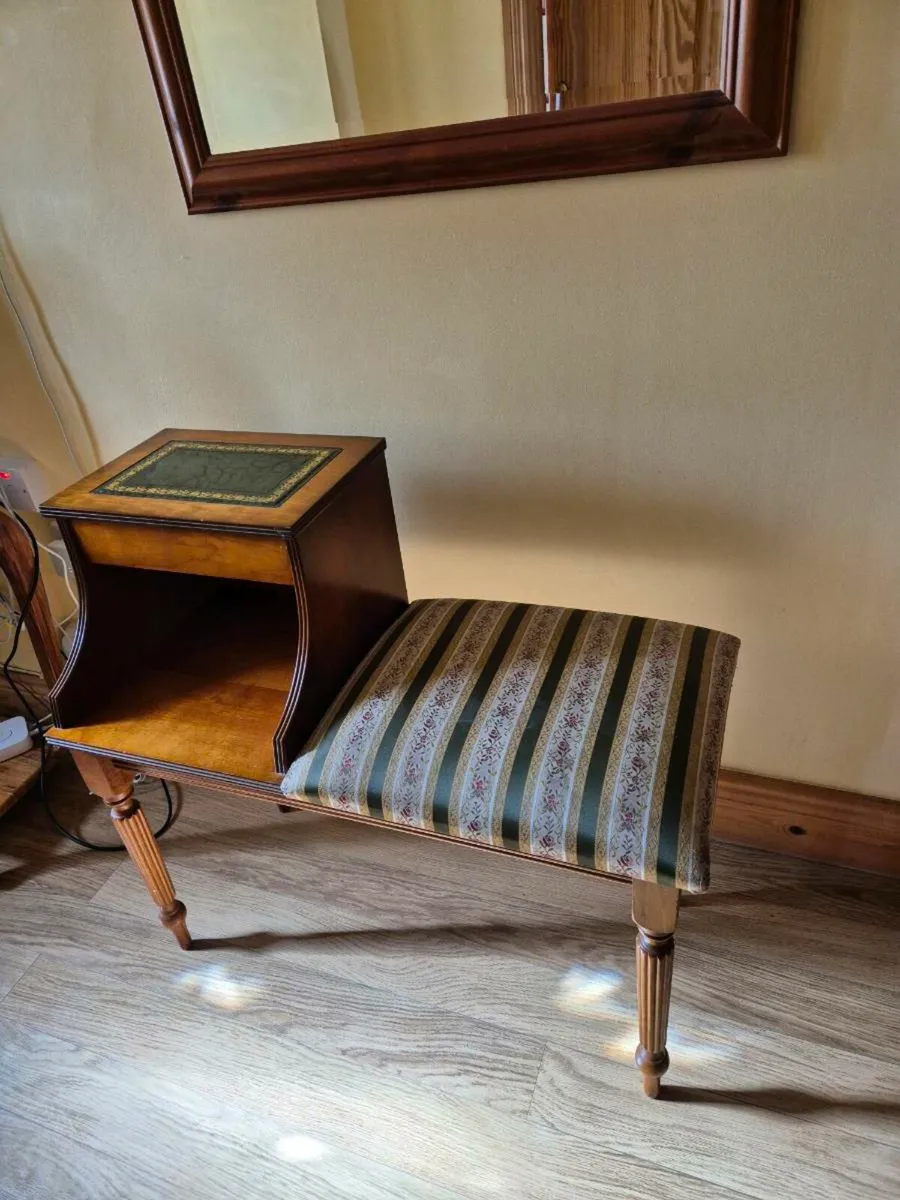 Telephone table - Image 1
