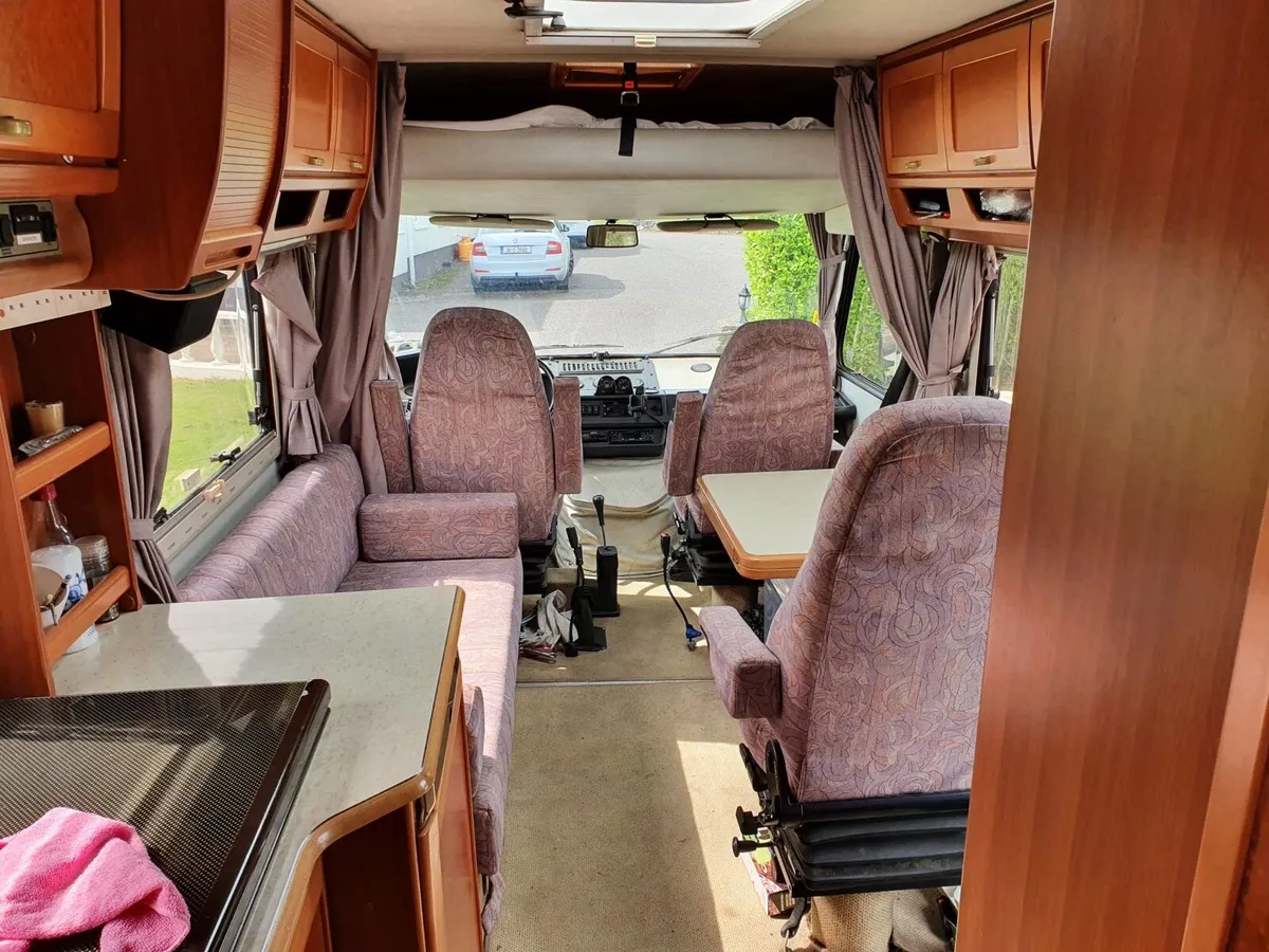 Motorhome - Image 4