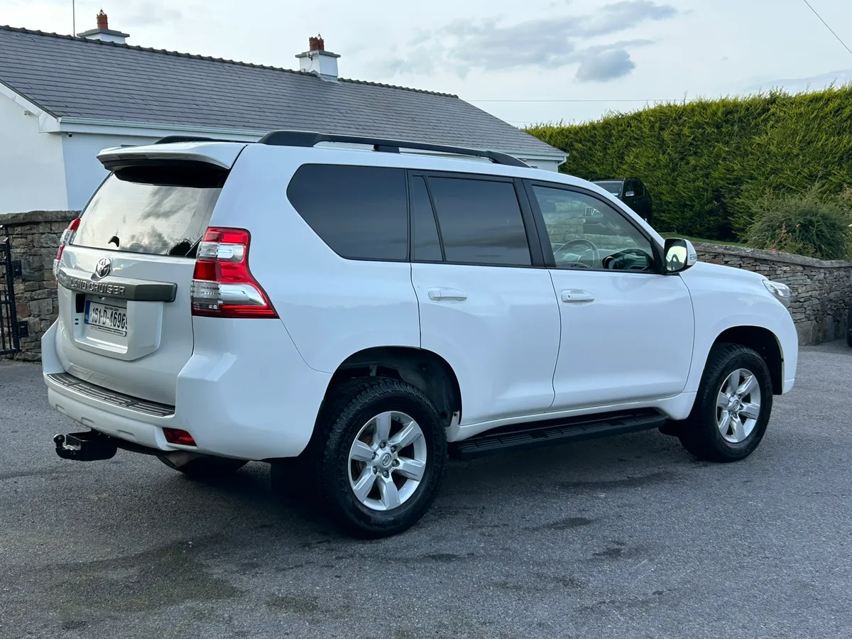 2016 Toyota Landcruiser LWB manual - Image 3