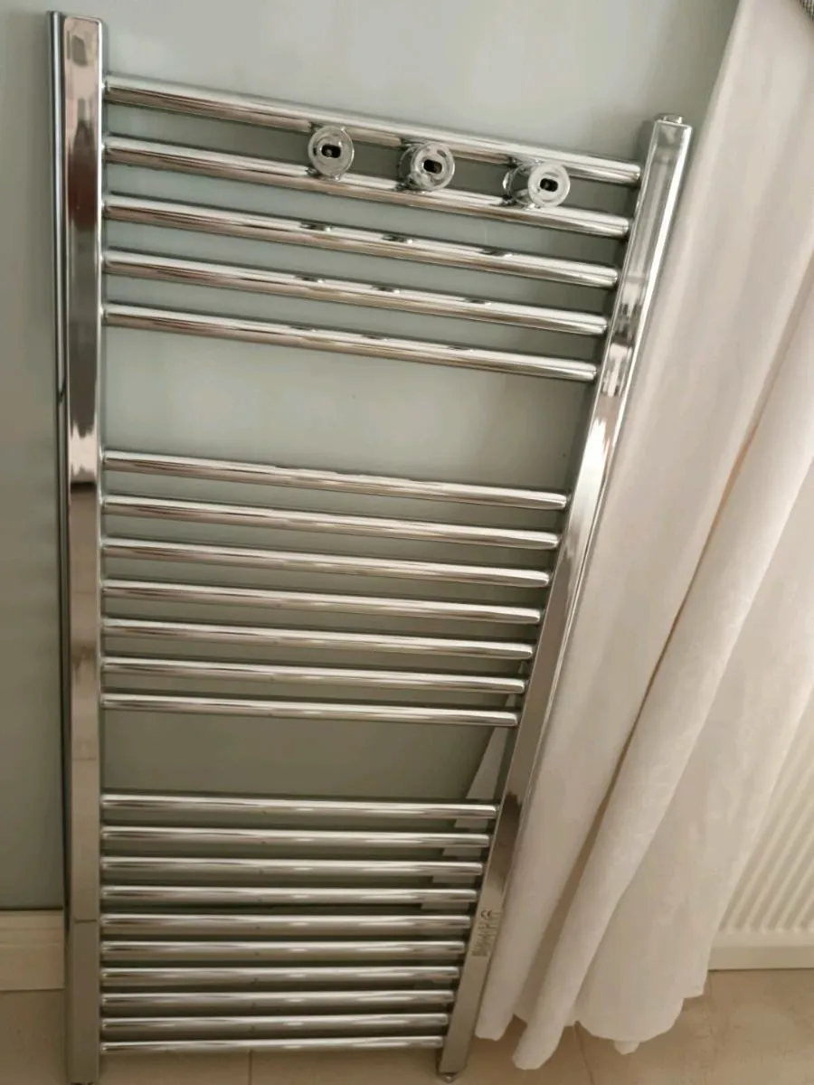 Hot towel rail - Image 1