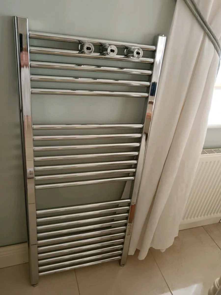Hot towel rail - Image 4