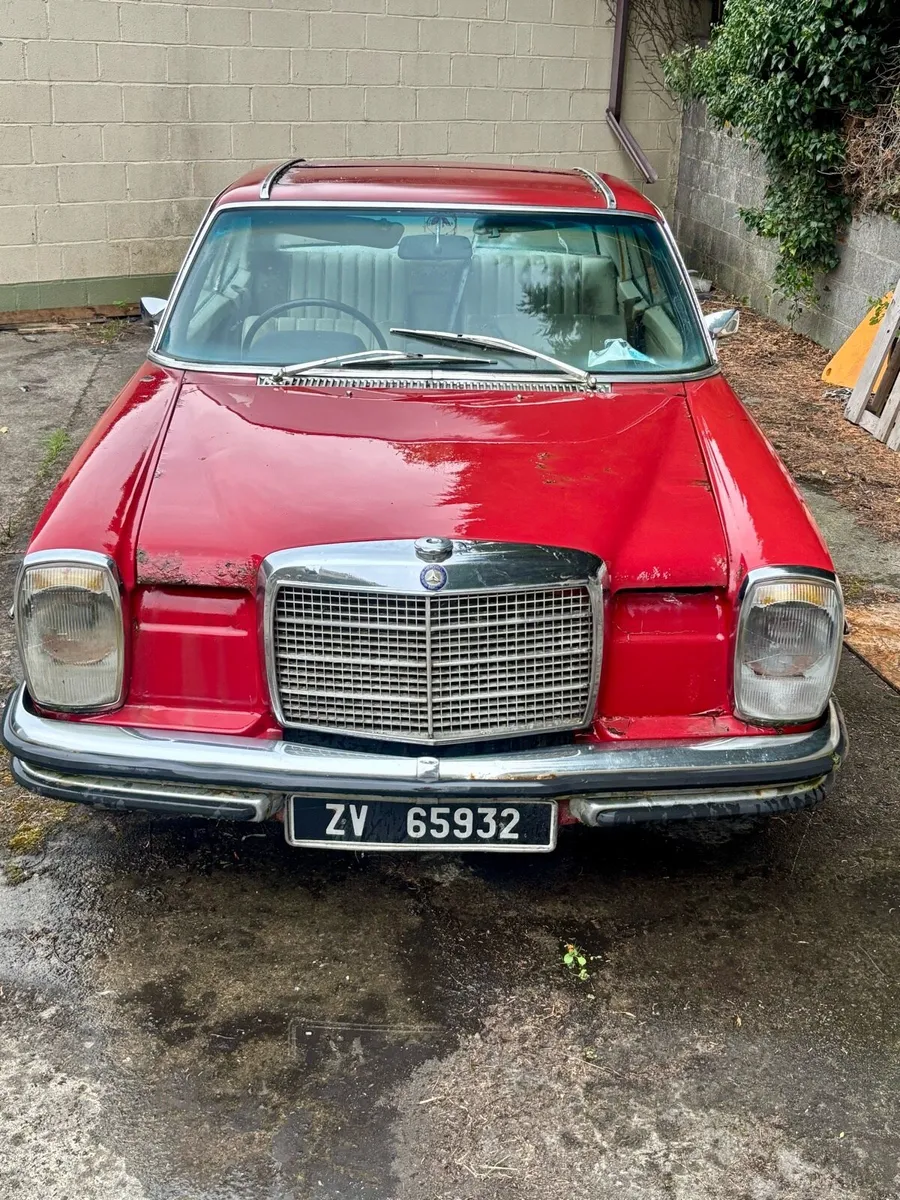 1971 Mercedes W114 250CE - Image 2