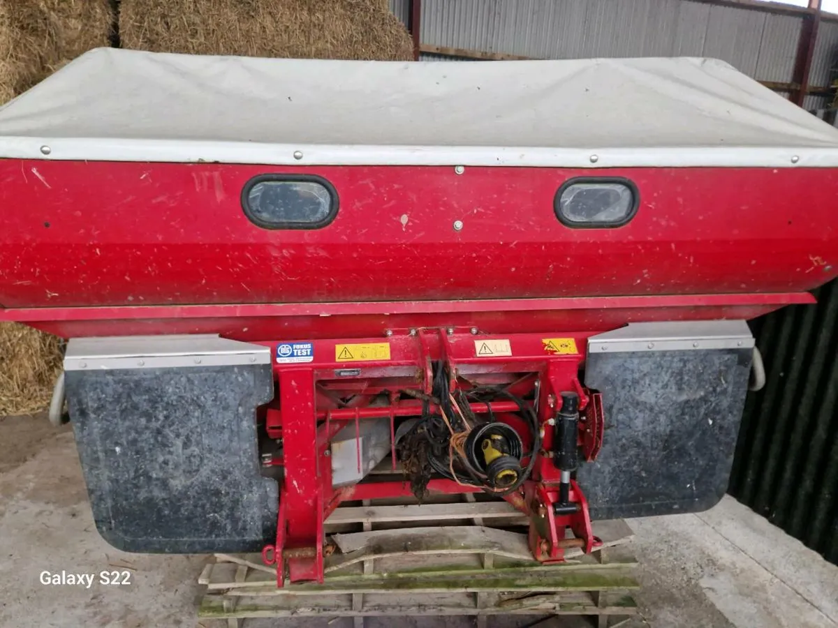 Tulip fertiliser  spreader - Image 1