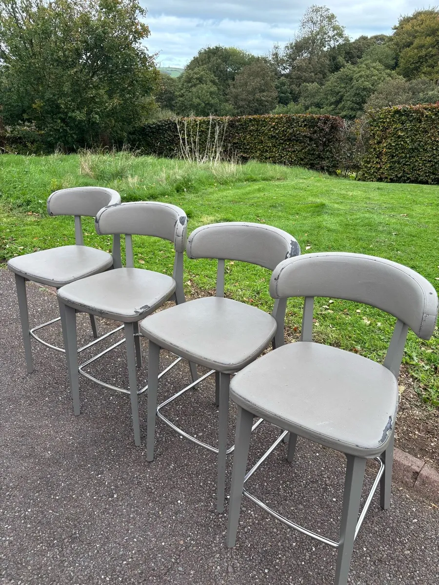 4 Island Chairs - Image 1