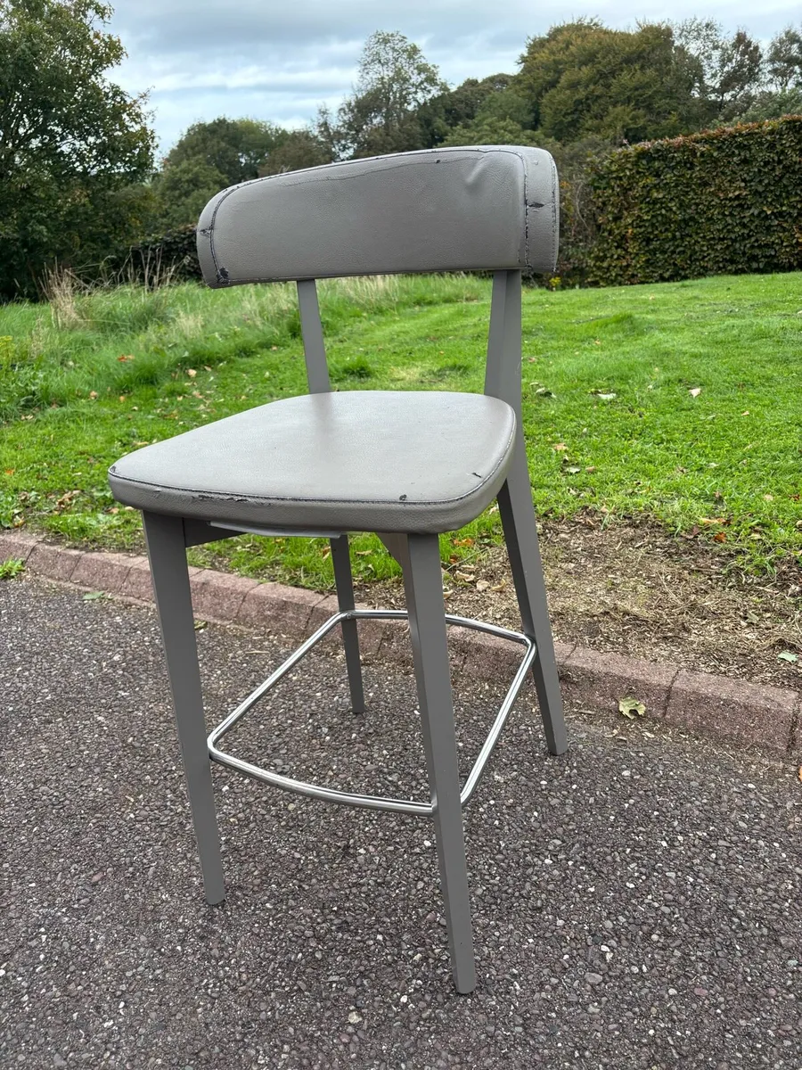 4 Island Chairs - Image 2