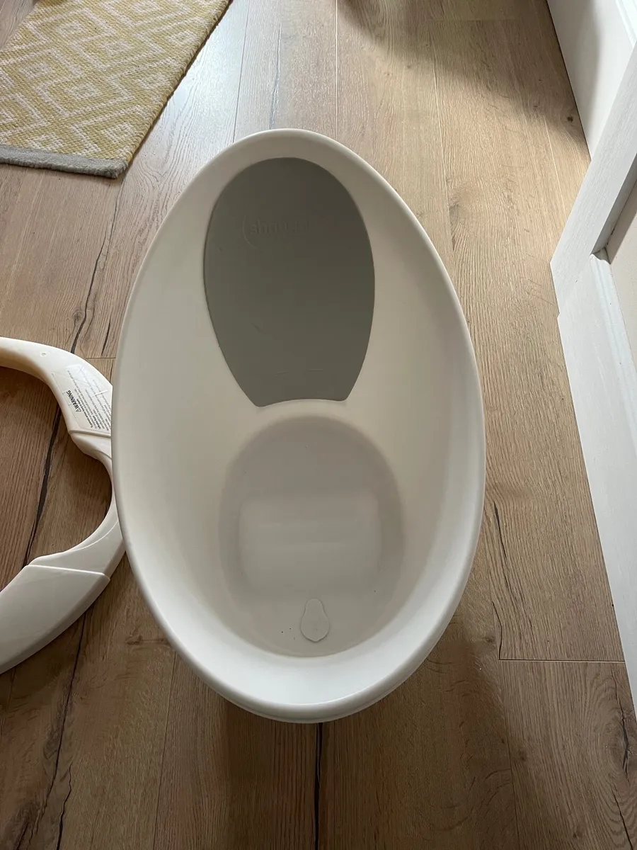 Baby Changing Unit & baths FREE - Image 2