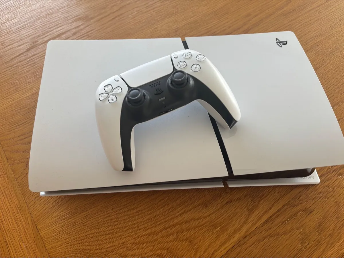 PS5 digital Console - Image 2