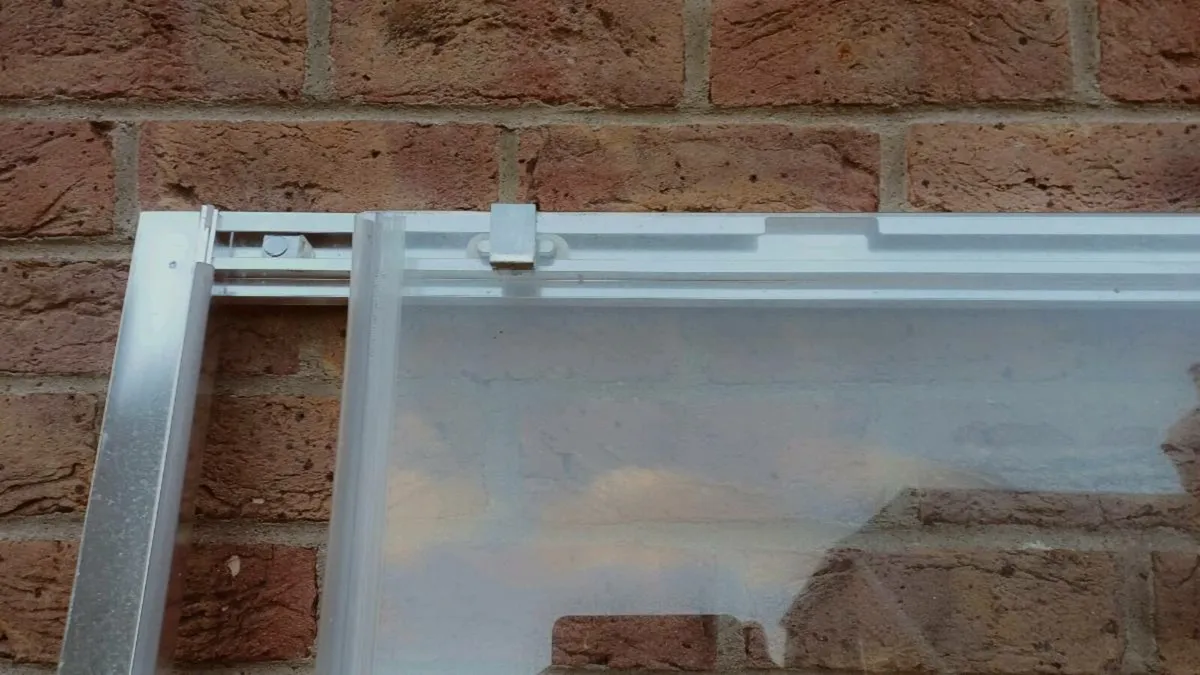 Sliding shower door - Image 3