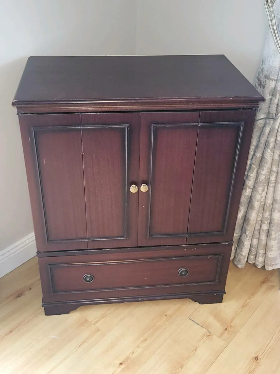 Mahogany Unit - Image 1
