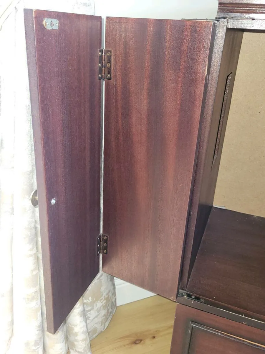 Mahogany Unit - Image 3