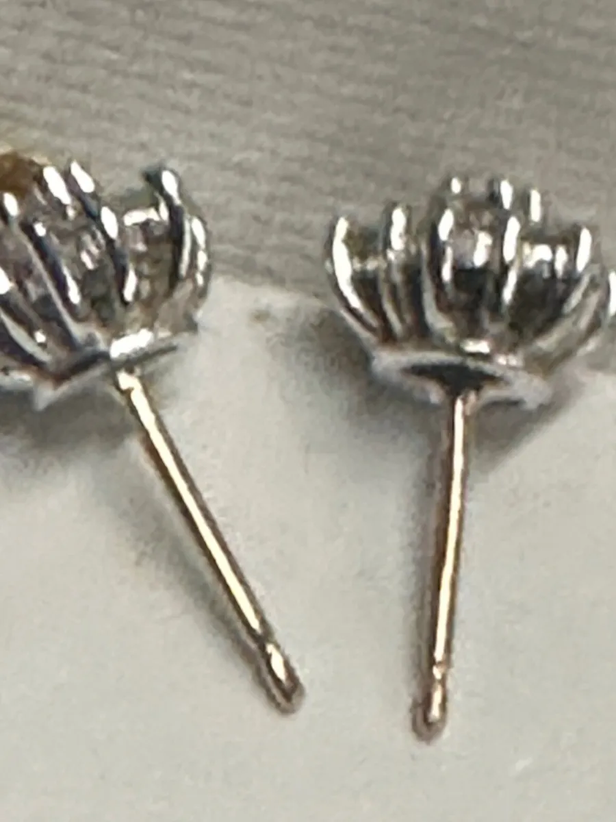 Diamond earring - Image 2