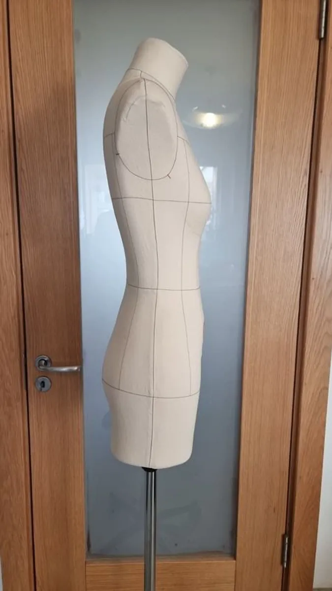 Dress form - Image 4