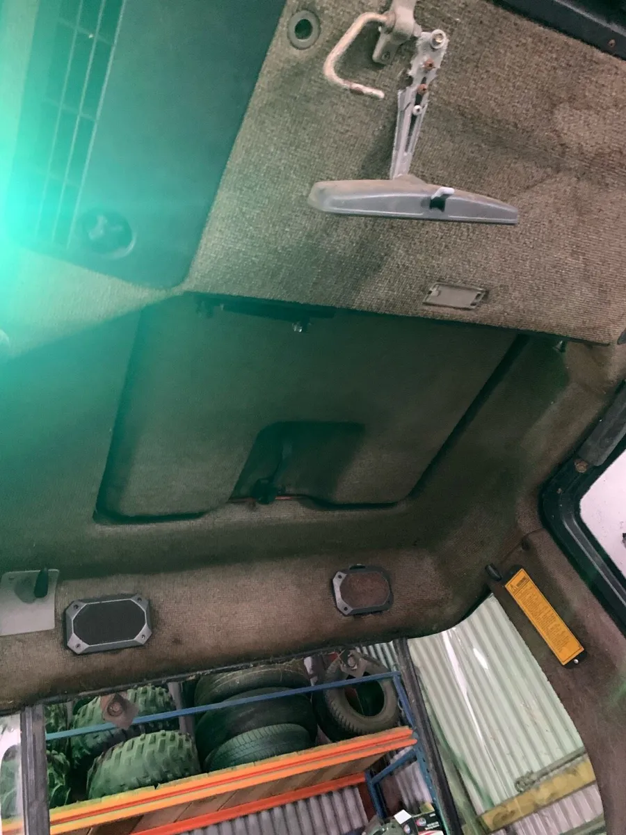 Tractor cab - Image 4